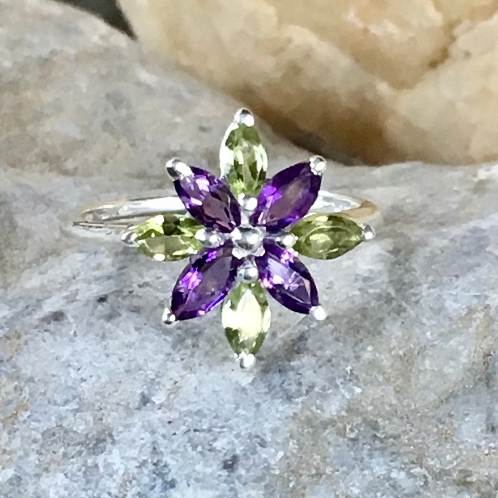 NEW Amethyst and peridot floral cluster ring